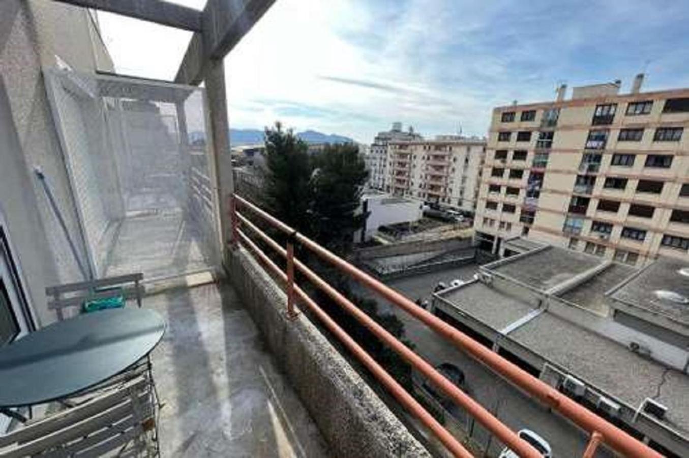 Beau Studio , Ensoleille, Wifi, Etage 5 Ascenceur Apartment Marseille Bagian luar foto