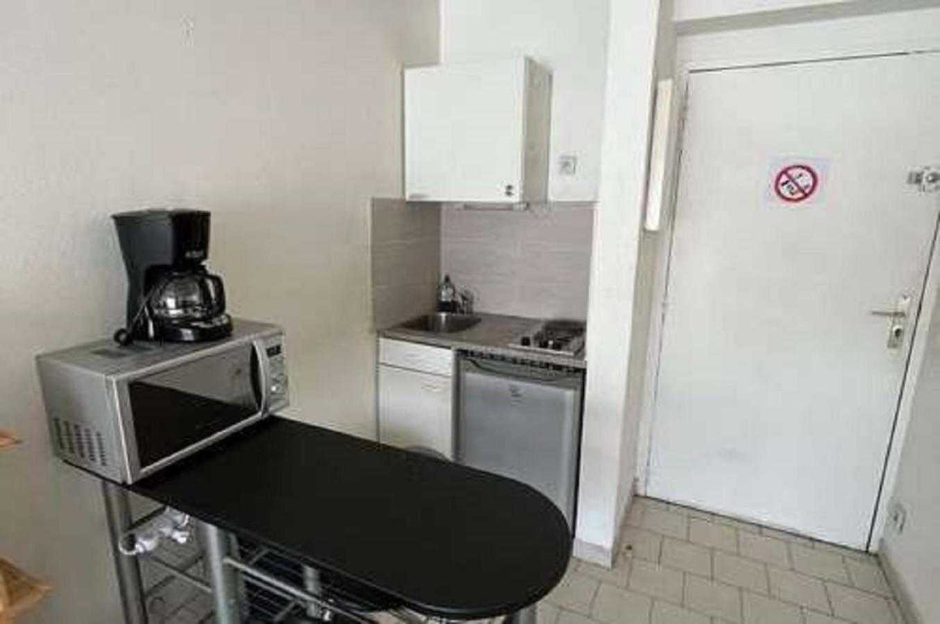 Beau Studio , Ensoleille, Wifi, Etage 5 Ascenceur Apartment Marseille Bagian luar foto