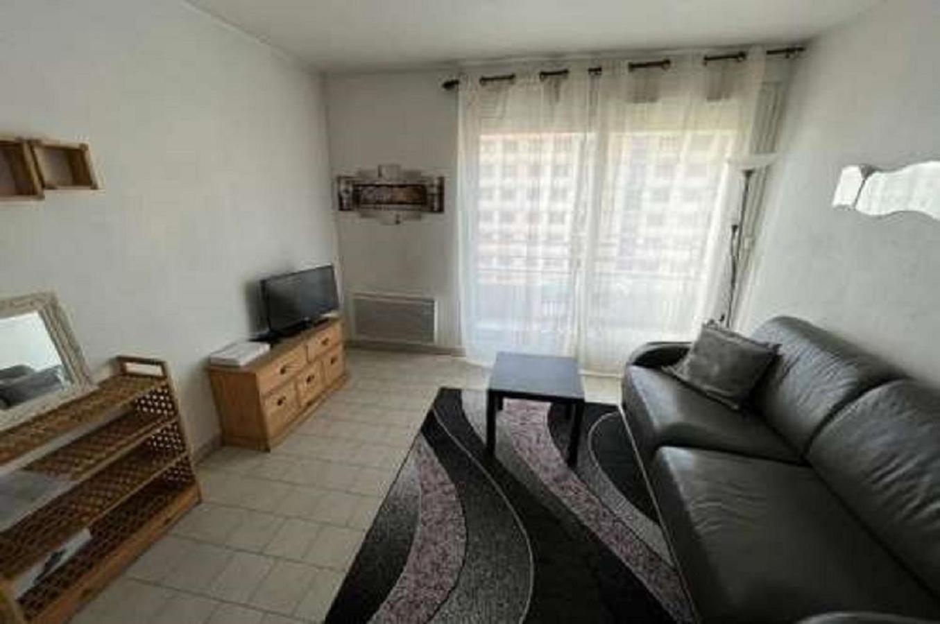 Beau Studio , Ensoleille, Wifi, Etage 5 Ascenceur Apartment Marseille Bagian luar foto